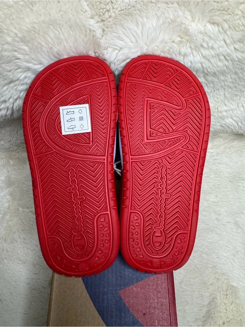New in Box 🏄🏽‍♂️Kids Size 11 - Champion Slides